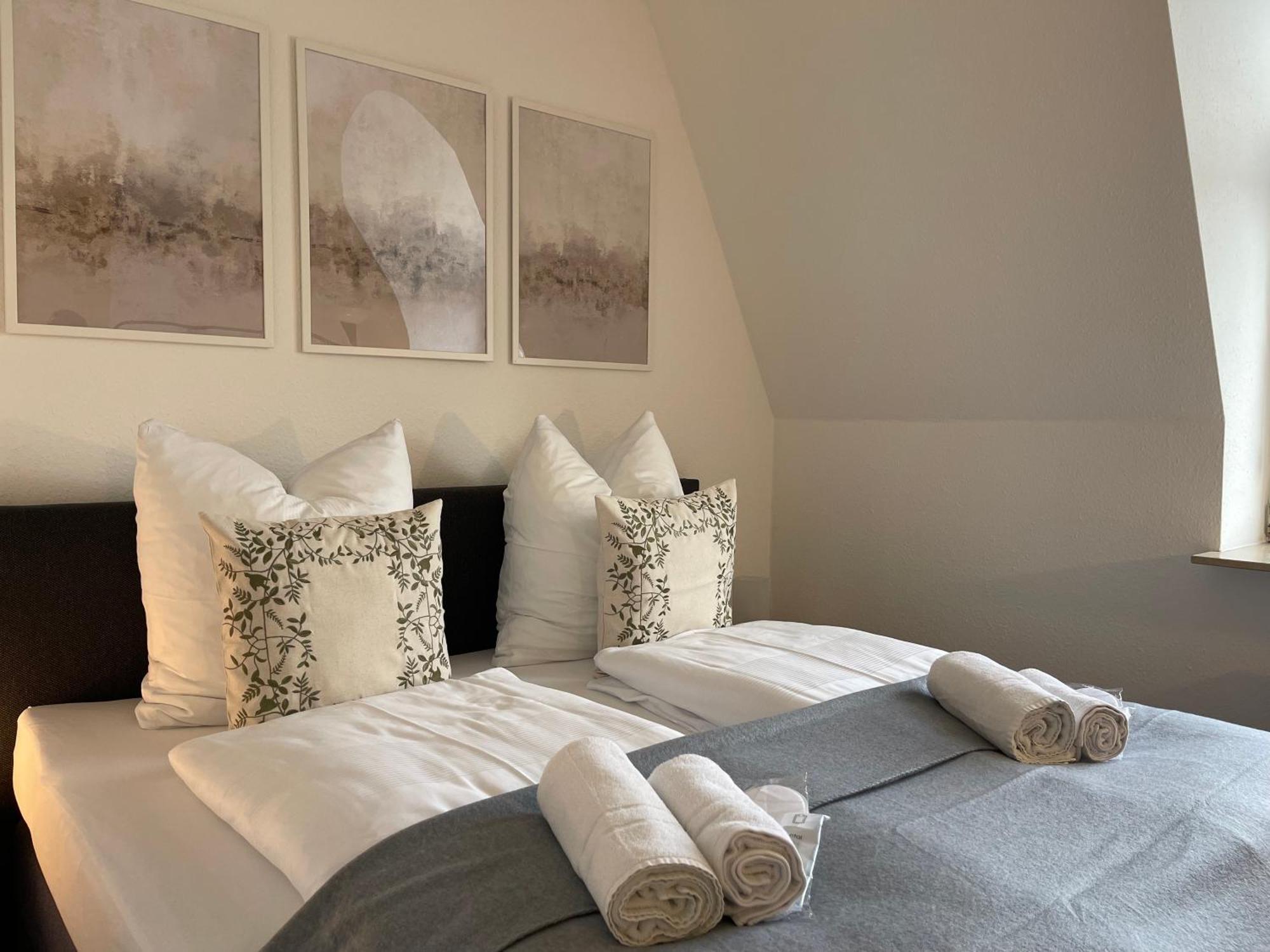 Raha Apartments - Modernes Studio-Apartment - Hbf - Gratis Parkplatz แอร์ฟวร์ท ภายนอก รูปภาพ