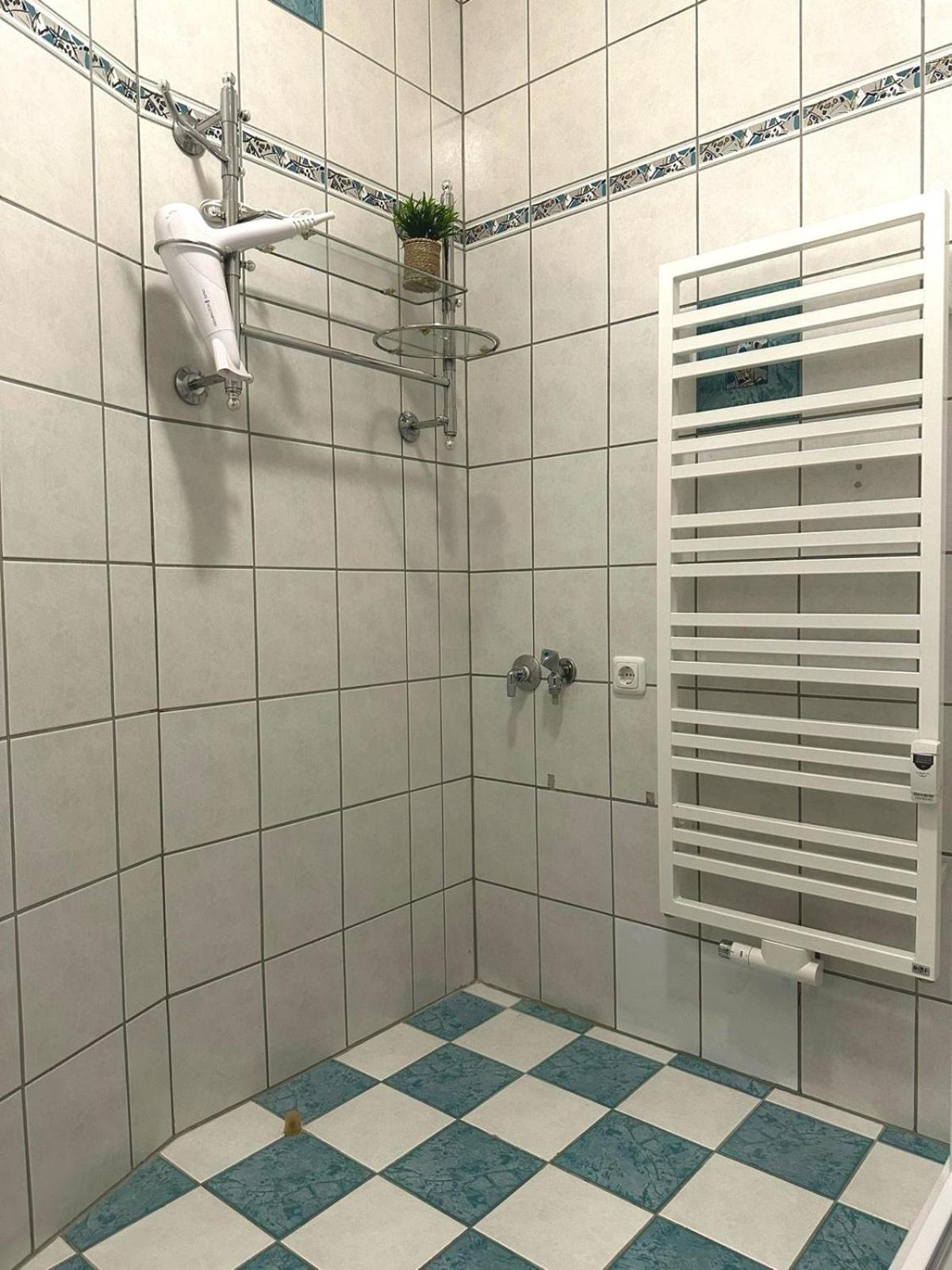 Raha Apartments - Modernes Studio-Apartment - Hbf - Gratis Parkplatz แอร์ฟวร์ท ภายนอก รูปภาพ