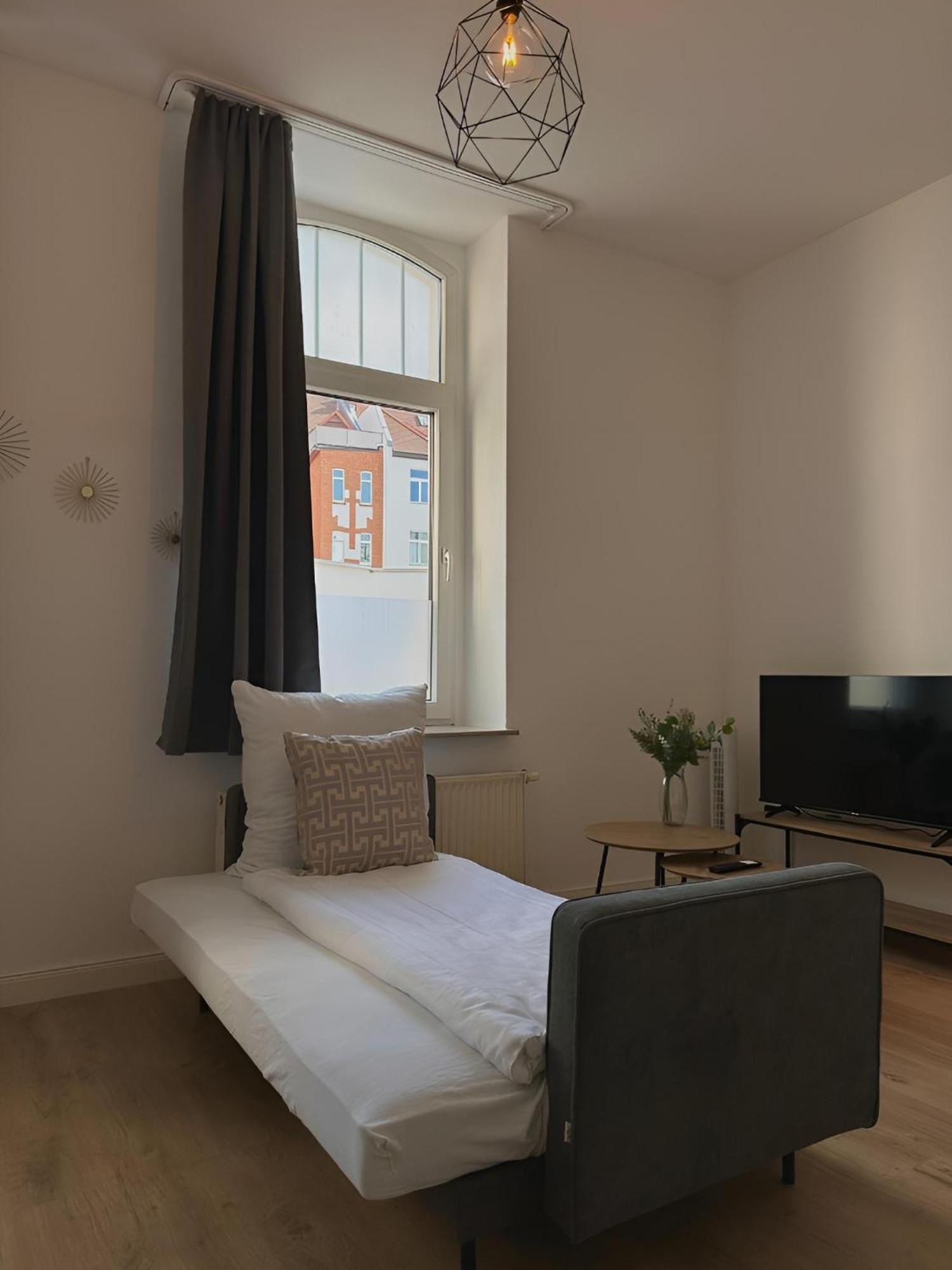 Raha Apartments - Modernes Studio-Apartment - Hbf - Gratis Parkplatz แอร์ฟวร์ท ภายนอก รูปภาพ