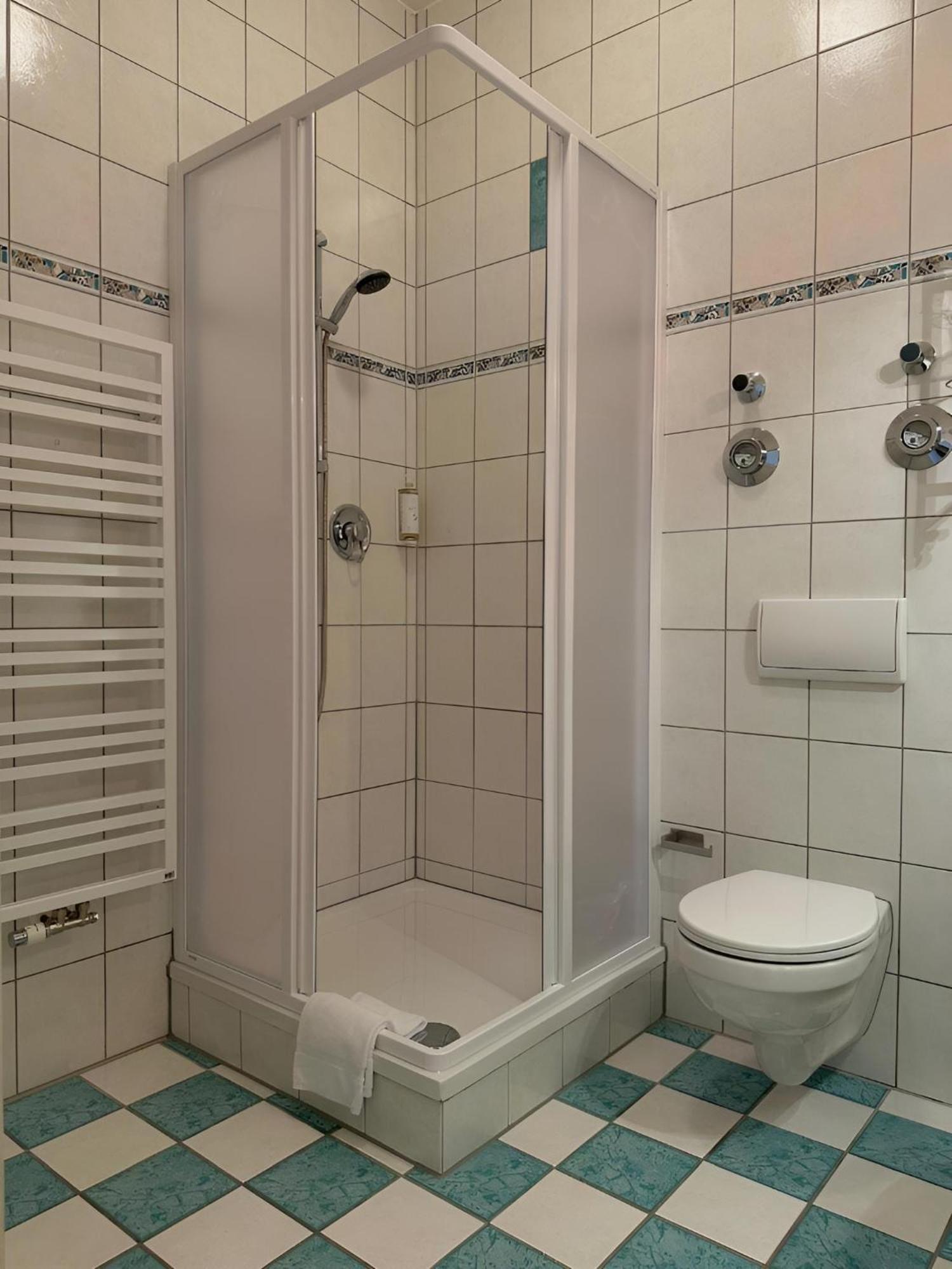 Raha Apartments - Modernes Studio-Apartment - Hbf - Gratis Parkplatz แอร์ฟวร์ท ภายนอก รูปภาพ
