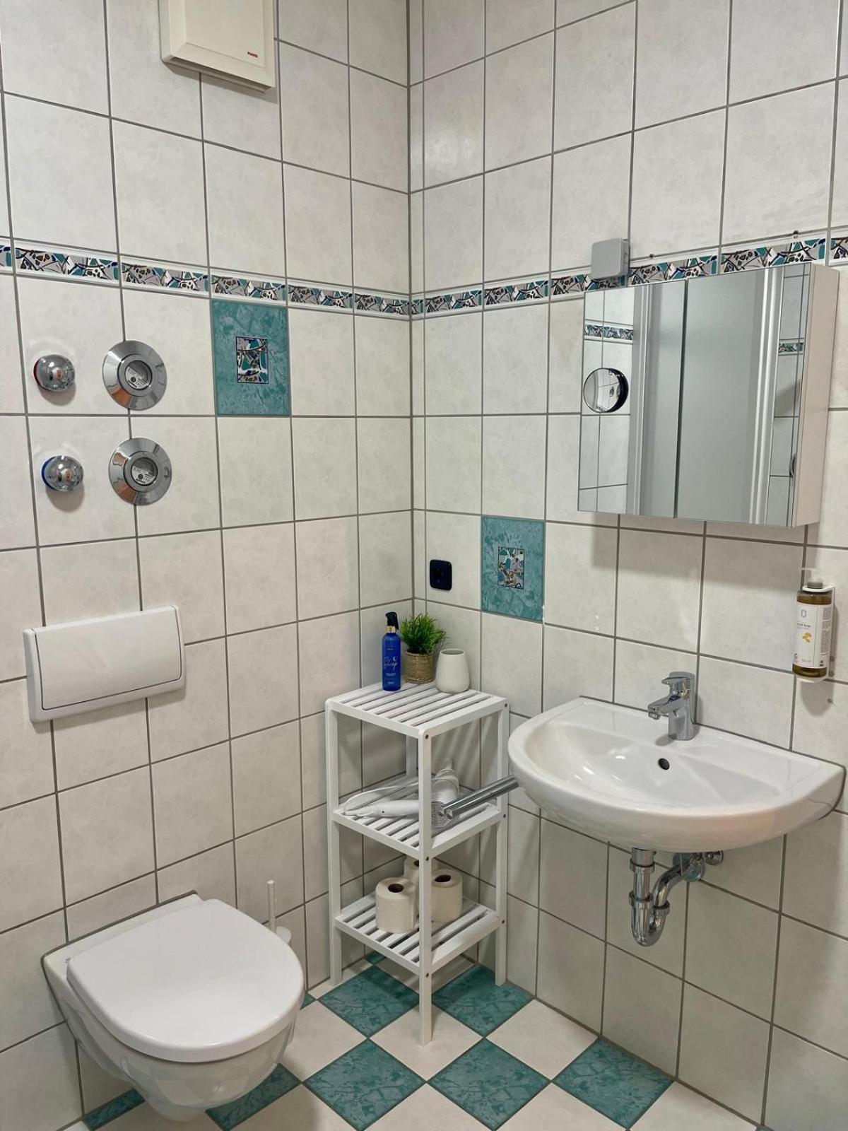 Raha Apartments - Modernes Studio-Apartment - Hbf - Gratis Parkplatz แอร์ฟวร์ท ภายนอก รูปภาพ