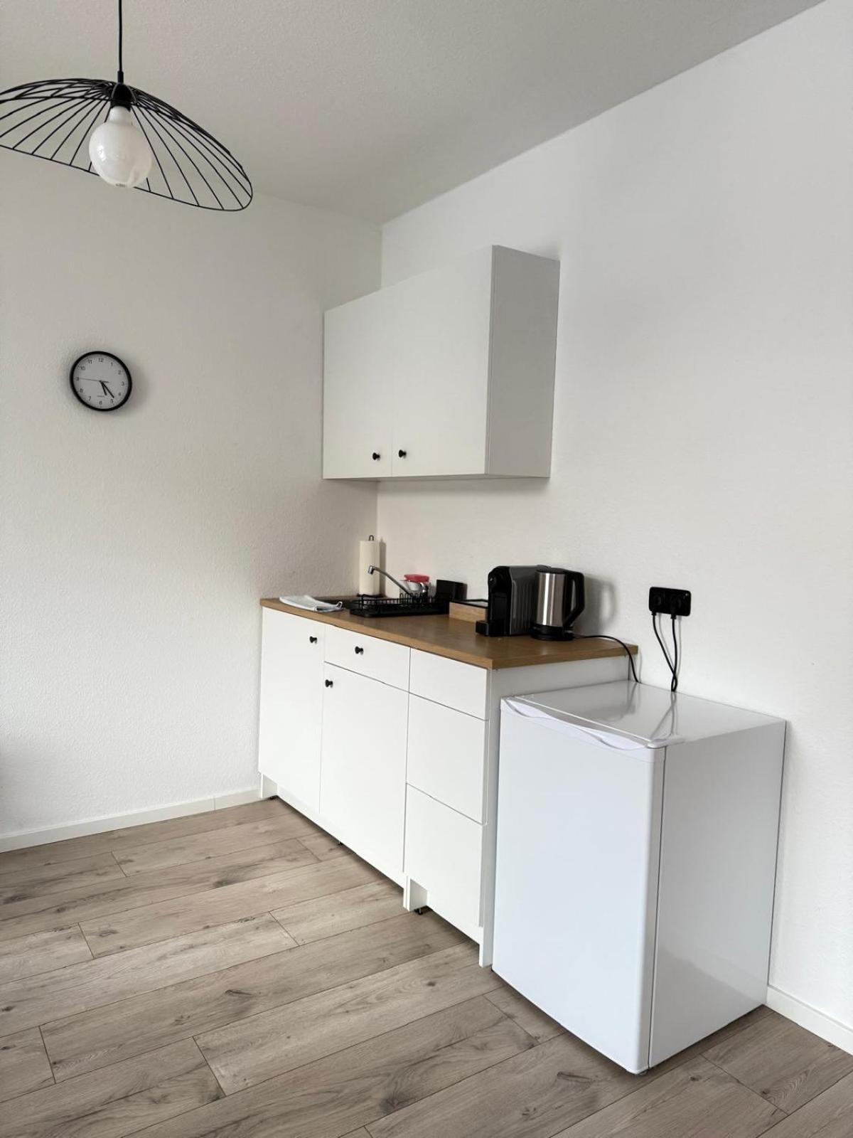 Raha Apartments - Modernes Studio-Apartment - Hbf - Gratis Parkplatz แอร์ฟวร์ท ภายนอก รูปภาพ