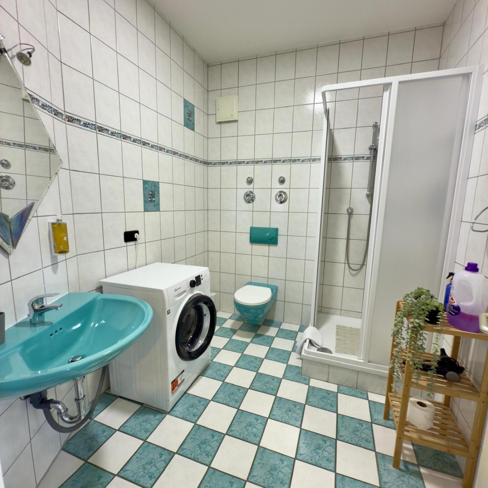 Raha Apartments - Modernes Studio-Apartment - Hbf - Gratis Parkplatz แอร์ฟวร์ท ภายนอก รูปภาพ